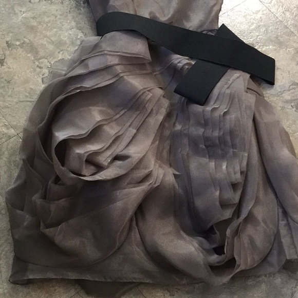 New white Vera Wang David’s bridal gray dress 2 - Picture 2 of 8